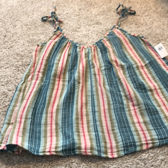 Old navy cami top - Picture 5 of 7